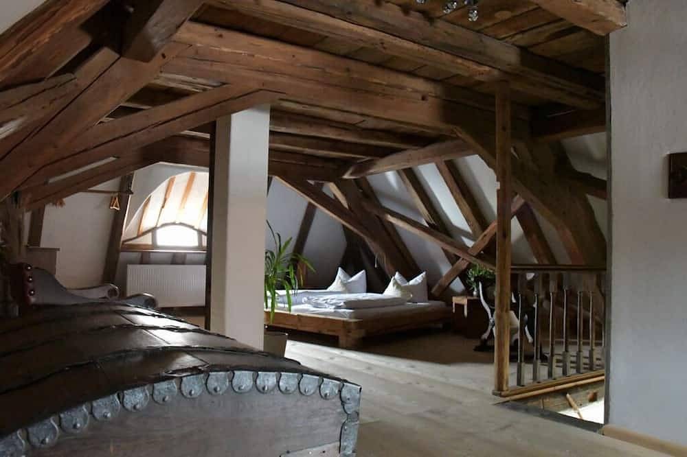 Ferienhaus Ickelhaus 1, 4 Schlafzimmer, Kamin, Garten, Massage, nähe Therme in Bad Windsheim, Romantische Straße