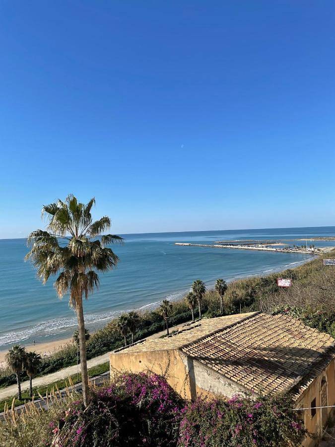 Maison d’hôte pour 3 personnes, avec Balcon ainsi que Terrasse et Vue à Gela - 2