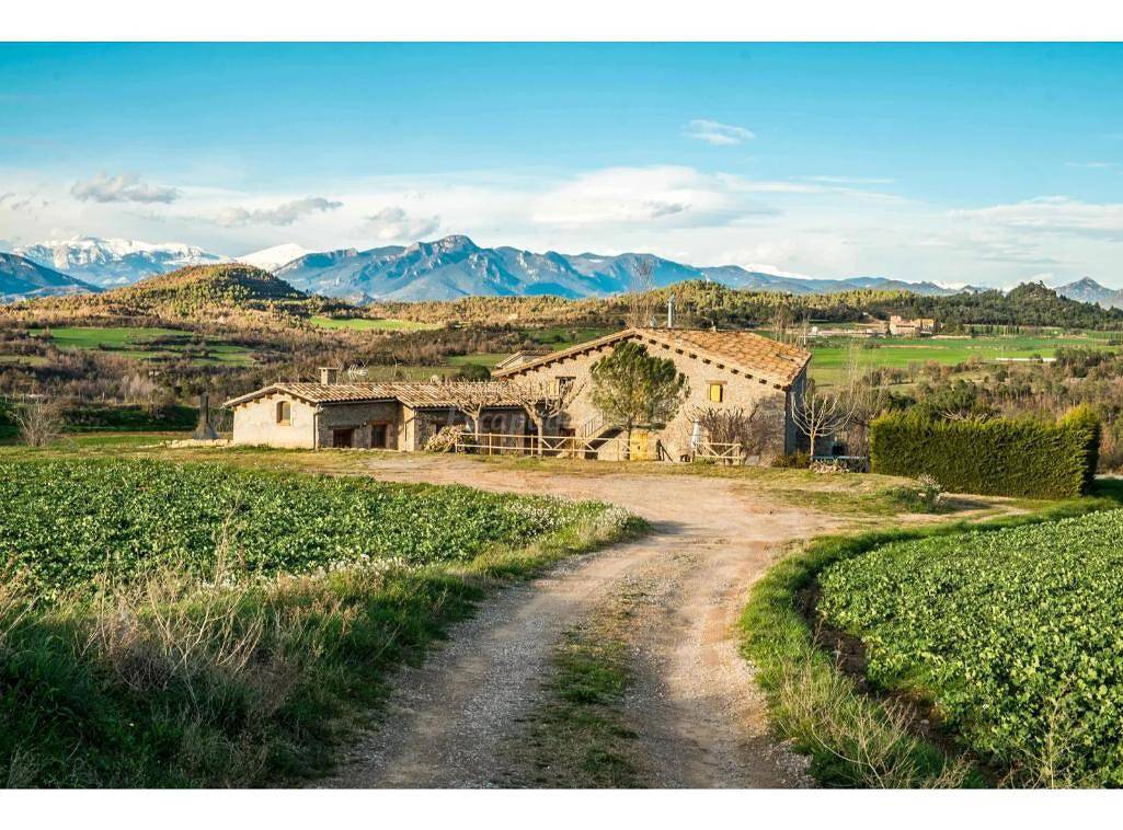 Country House 'Cal Torrentí' with Mountain View, Private Pool and Wi-Fi in Casserres, Βαρκελώνη province