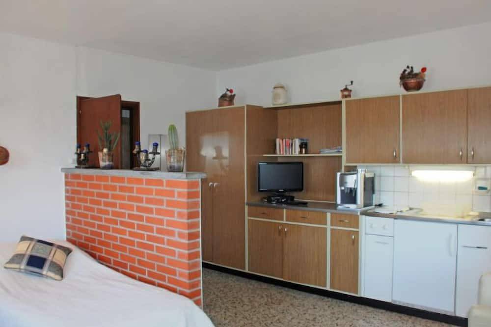 Ganze Wohnung, Ferienwohnung App. 1 in Gambarogno, Lago Maggiore (Schweiz)