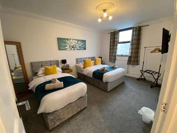 Gîte pour 7 personnes, avec balcon à Swansea