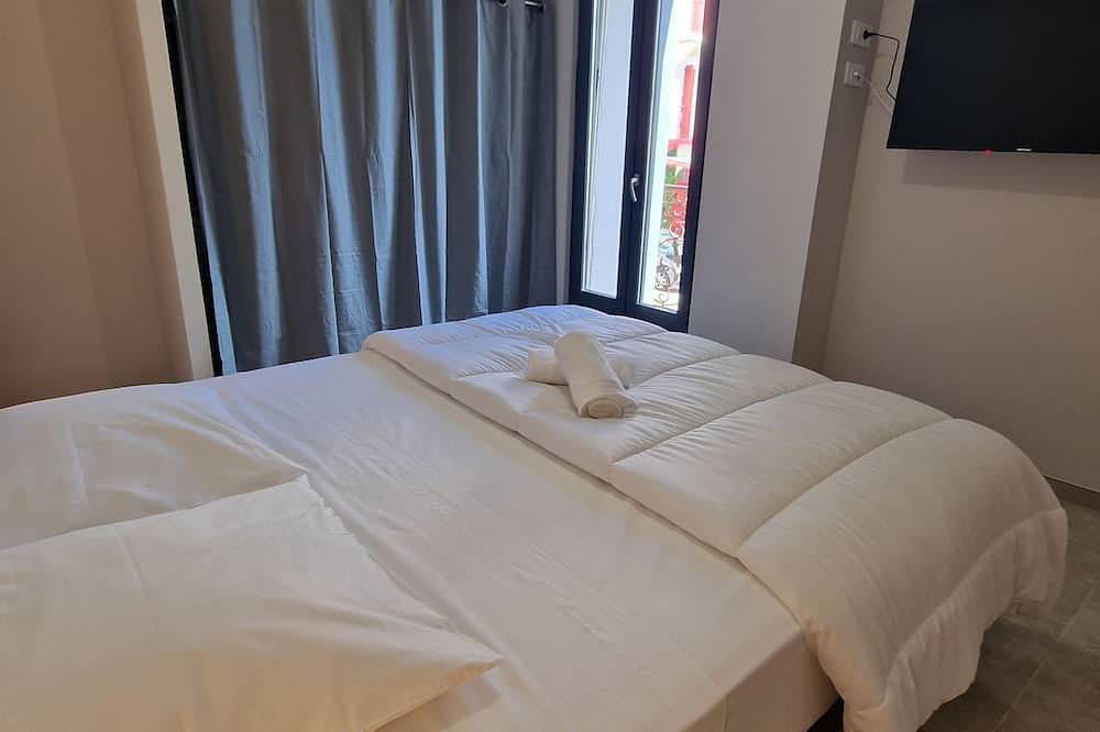 Appartement entier, Superbe Appartement Neuf (6 pers) situé au coeur de cité médiévale de Sommieres in Sommières, Région de Nîmes