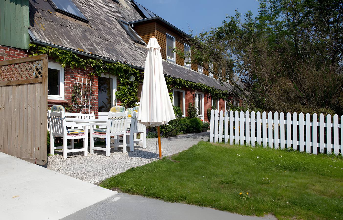 Ganze Wohnung, "Fewo Mirja" mit offener Terrasse, Gemeinschaftsgarten und W-Lan in Pellworm, Nordseeküste