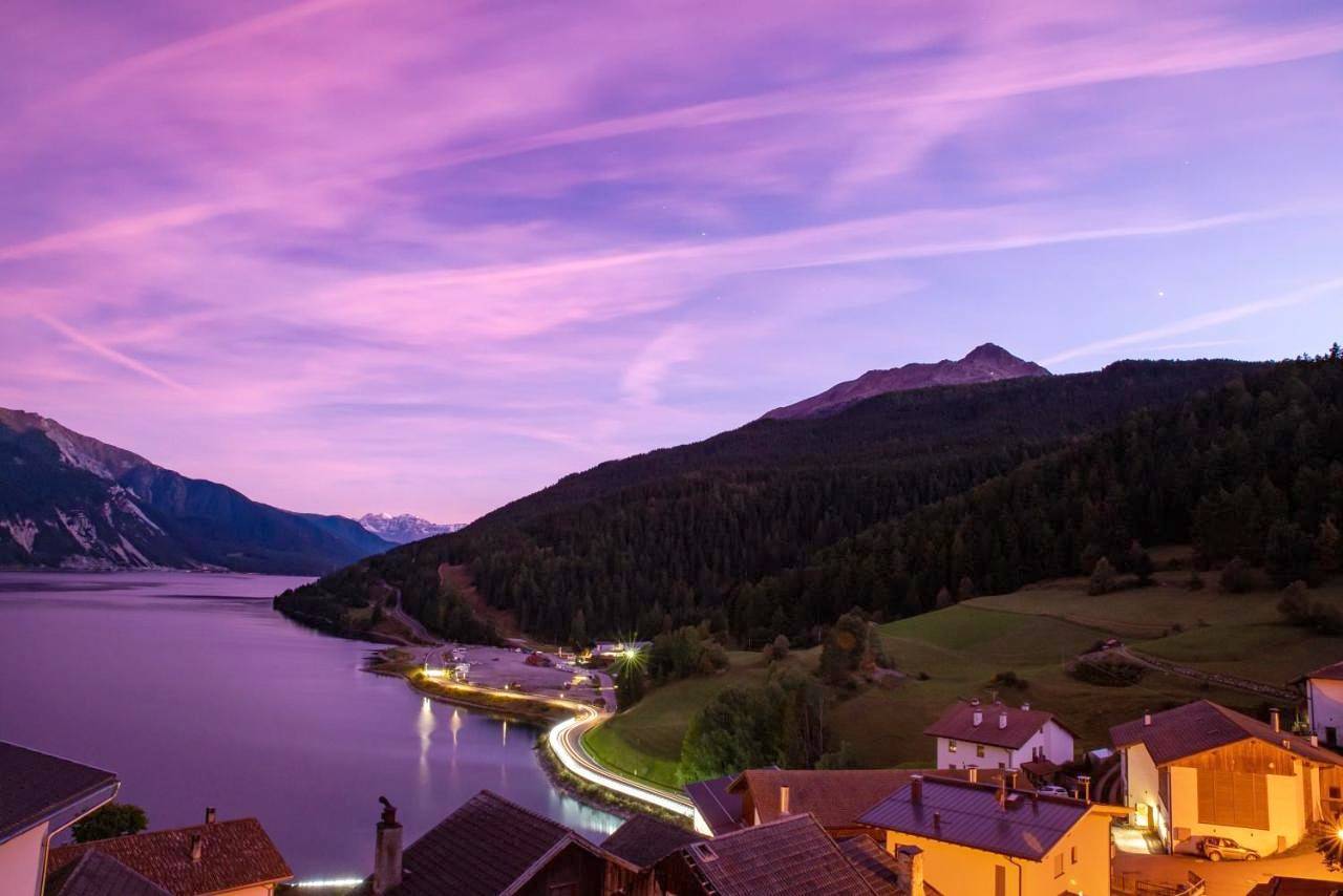 Ganze Wohnung, Two-Bedroom Apartment in Reschensee, Graun