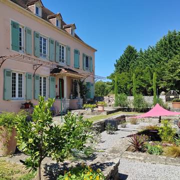 Cottage pour 3 personnes, avec jardin et piscine, animaux acceptés à Sauveterre-de-Béarn
