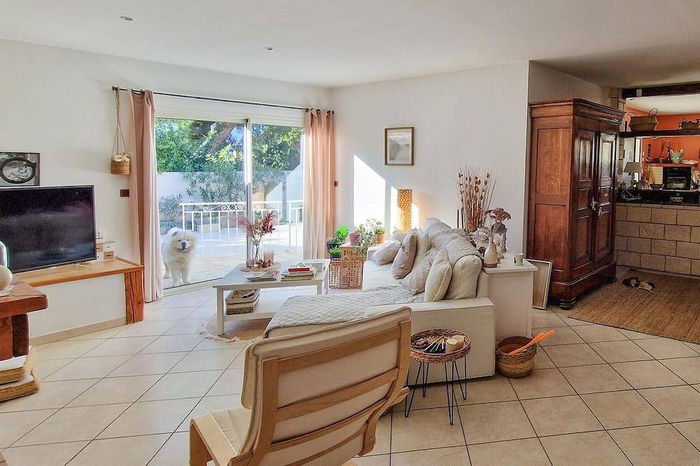 Gorgeous home in Vias in Vias, Côte d'Améthyste