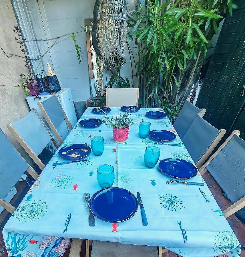 Maison de vacances à l'Ayguade classée 3 étoiles, climatisée,3mn à pied plage et restos ,5mn aéroport, 10mn gare in l'Ayguade, Hyeres