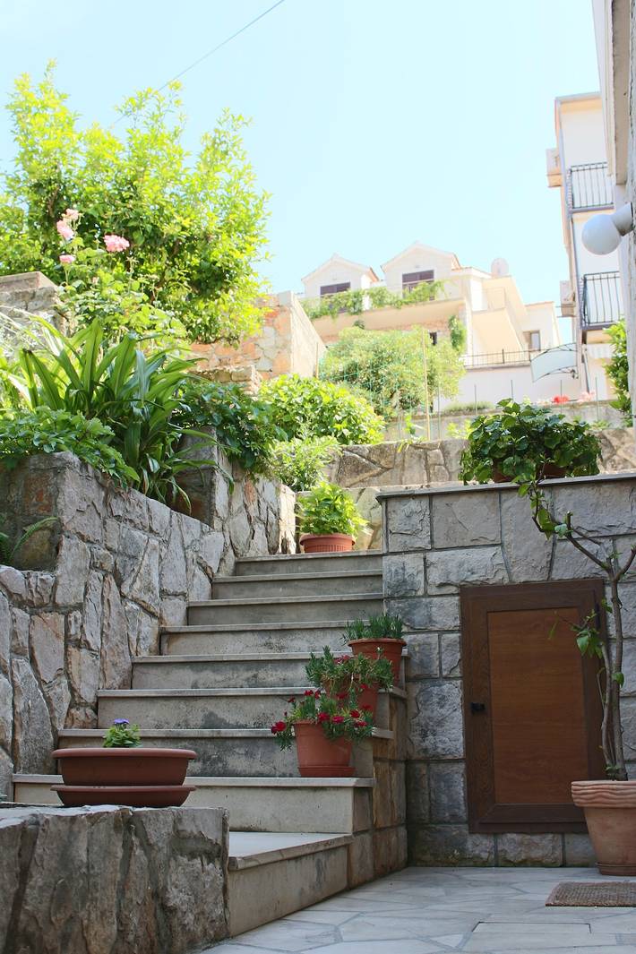 Apartamento entero, Apartamento de una habitación con terraza y vista al mar Jelsa, Hvar A-15348-b in Jelsa, Hvar (isla)