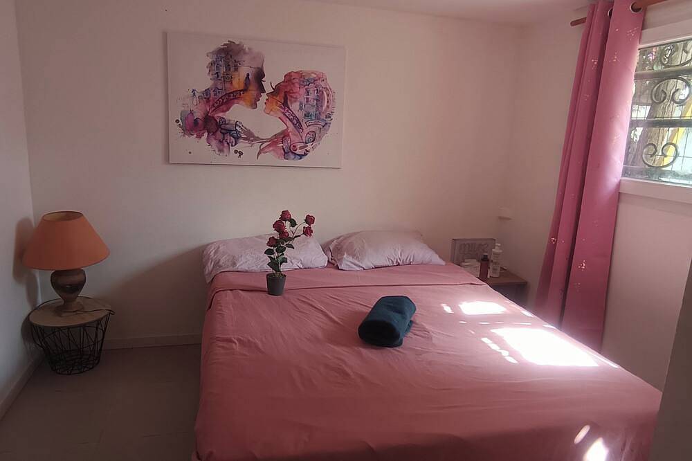 Piscina privada y sauna cerca de París in Chelles (Sena y Marne), Sena y Marne