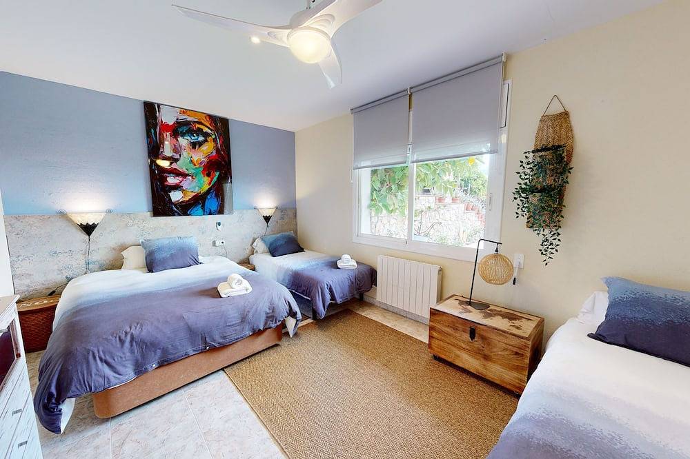 Villa Valentina, Seaview, private pool, garden, Bbq, garage in Mataró, Costa del Maresme