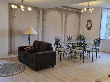 Gîte pour 4 personnes, avec terrasse et jardin dans Louchy-Montfand