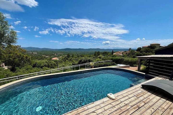 Villa pour 8 personnes, avec jardin ainsi que jacuzzi et terrasse, animaux acceptés - 1