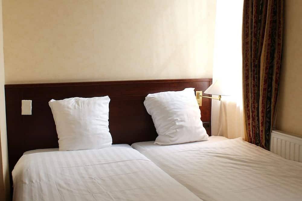 Historic Town Stay – Sluis Room Close to Trails, Shopping & Local Cuisine in Sluis, Zeeuws-Vlaanderen