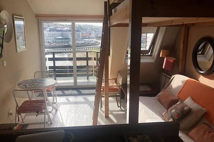 Appartement entier, Deauville - Grand studio dans la Marina avec vue exceptionnelle in Deauville, Région de Lisieux