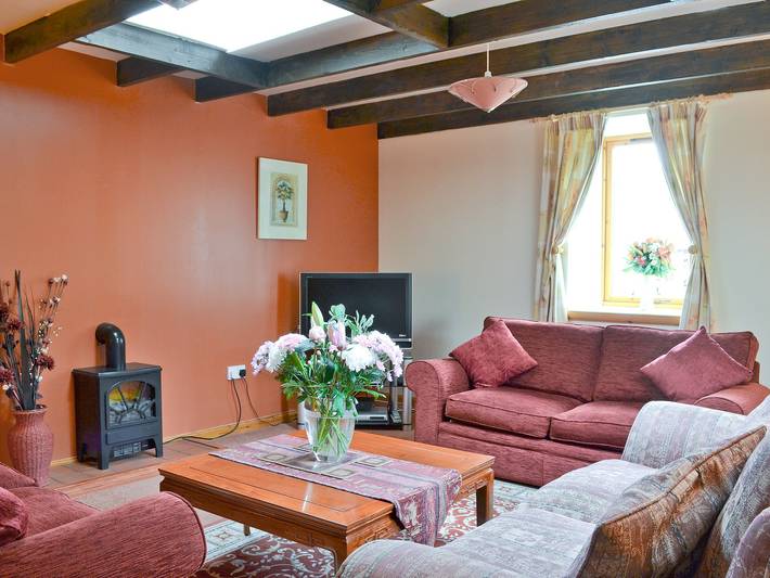 Log cabin for 2 people, with Garden in Drumnadrochit