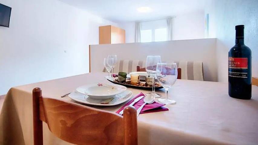 Gîte pour 4 personnes, avec Balcon dans Lastovo - 4