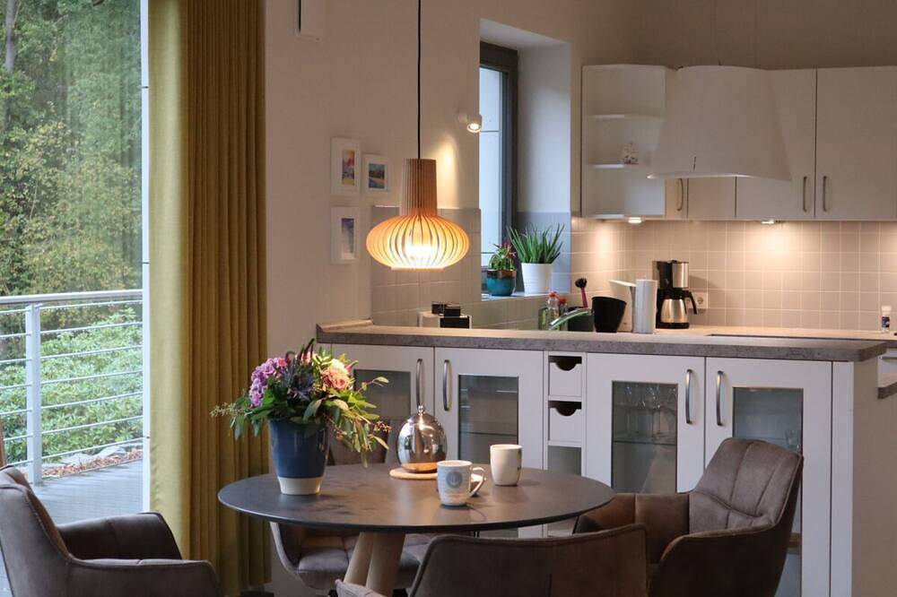 Ganze Wohnung, Seerose Fief, 58qm, Süd-Dachterrasse, 1 Schlafzimmer, max. 2 Personen in Zwischenahner Meer, Bad Zwischenahn