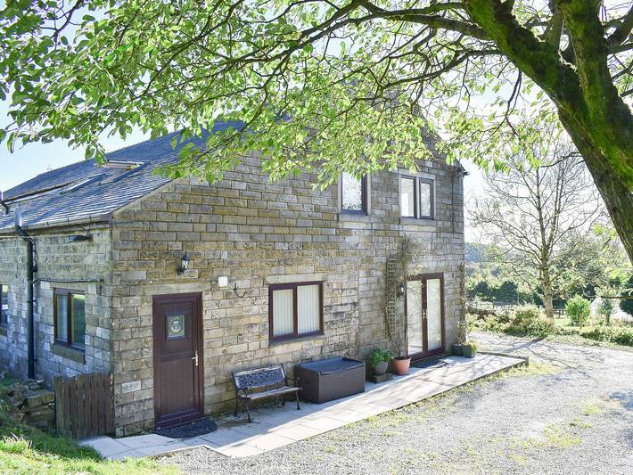 Cottage for 8 people, with garden, with pets in Rossendale