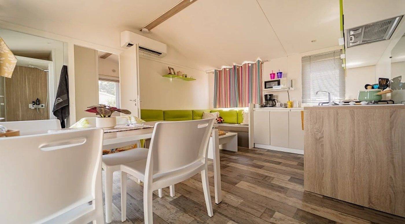 Zecamping 4 étoiles animé piscine couverte locatif Tv Bbq clim 32m2 in Laroque-des-Albères, Mittelmeerküste (Frankreich)