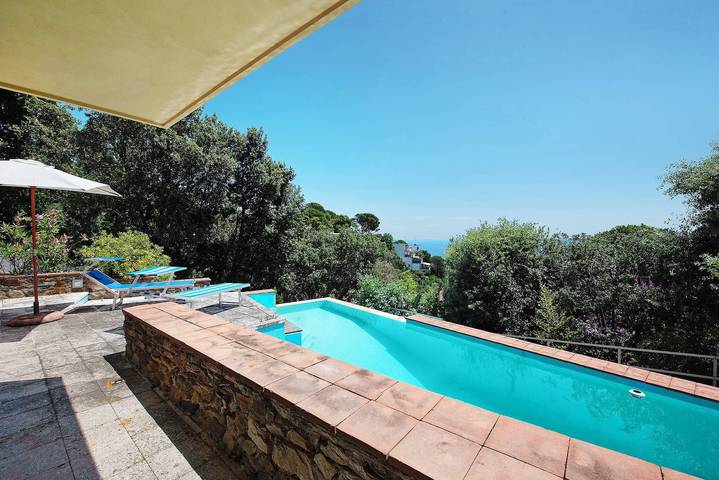 Ferienhaus für 9 Personen, mit Garten in Riviera di Ponente