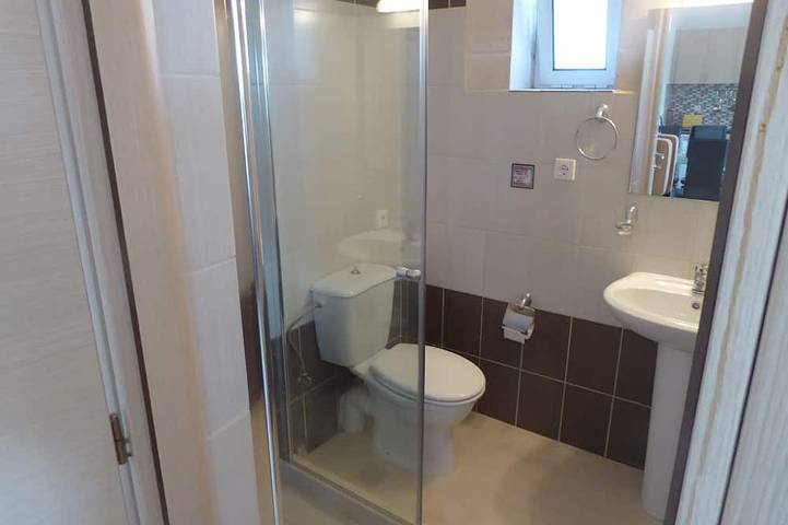 Appartement entier, Grand appartement privé dans un village grec traditionnel avec une vue imprenable. in Paidochori, Région de la Canée