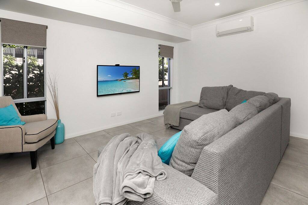 32c continuously heated pool 300m to beach Seaside@Palmcove in Palm Cove, Cairns