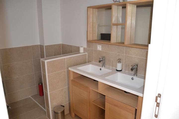 Location de vacances pour 2 personnes, avec terrasse ainsi que jardin et vue, animaux acceptés à Saint-Ouen-les-Vignes - 4