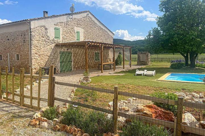 Location de vacances pour 6 personnes à Artigues (Var)