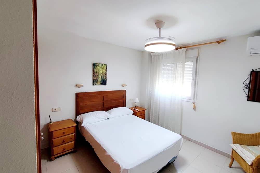 Entire apartment, Sea front  2-bedroom apartment with al fresco terrace in Torrenostra, Torreblanca