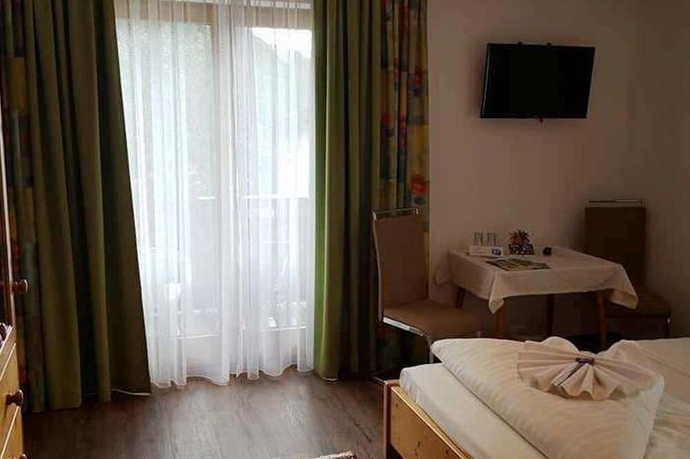 Doppelzimmer, Dusche oder Bad, Balkon - Pension Jägerhof in Mallnitz, Nationalpark Hohe Tauern