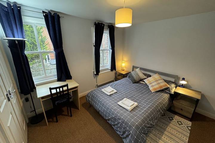 Central Oxford Townhouse with Free Parking & Garden in Oxford, Oxfordshire