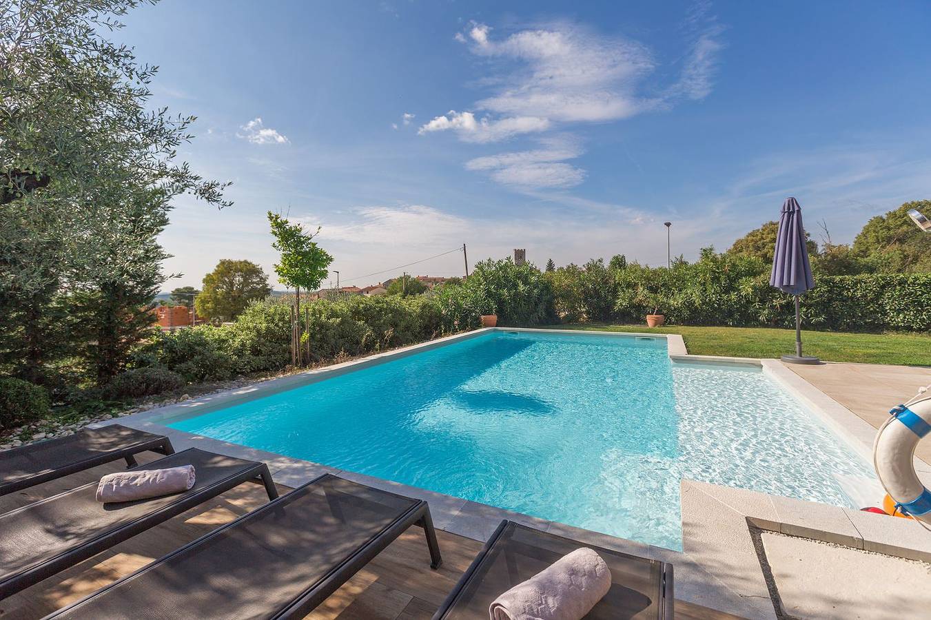 Malerische Villa mit Meerblick, Privatpool, Billard, Bikes, Tischtennis in Sveti Lovreč Pazenatički, Zentralistrien