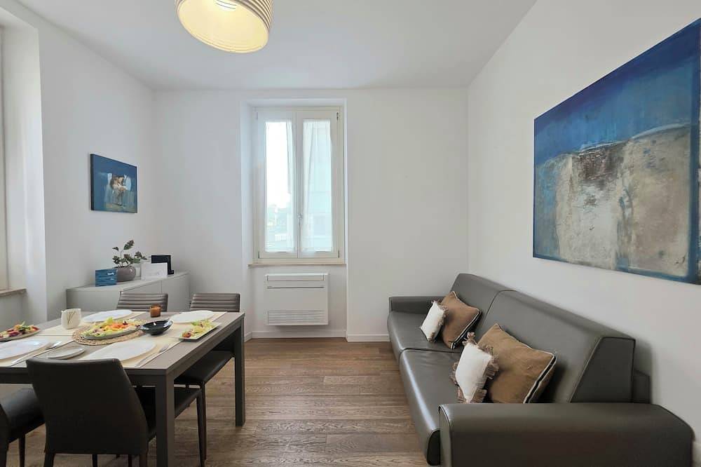 Entire apartment, Palazzo Galileo, your home by the sea, on the pedestrian island of St. Benedict. in San Benedetto del Tronto, Riviera delle Palme