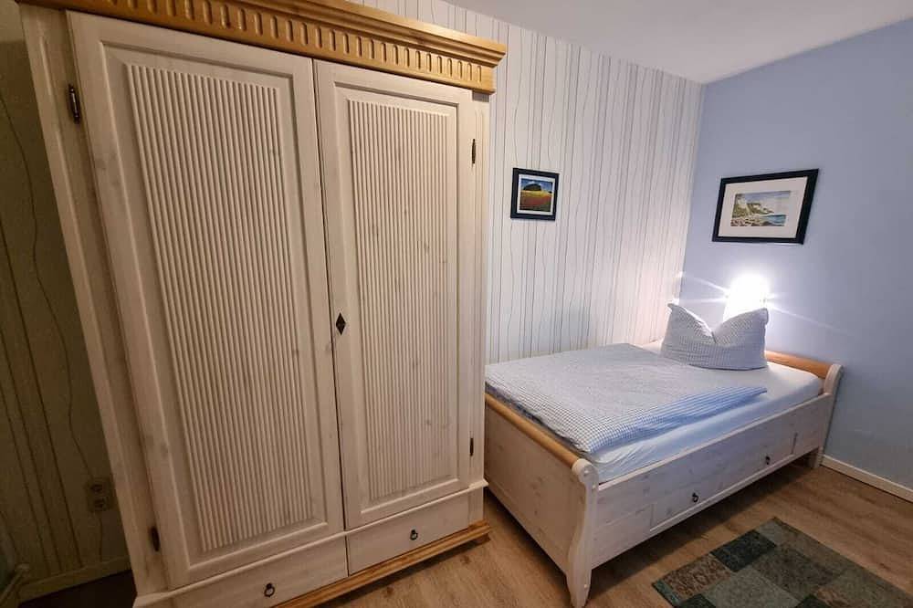 Ganze Wohnung, Landhaus-Ferienwohnung, nahe der Störtebeker-Festspiele in Thesenvitz, Bergen auf Rügen