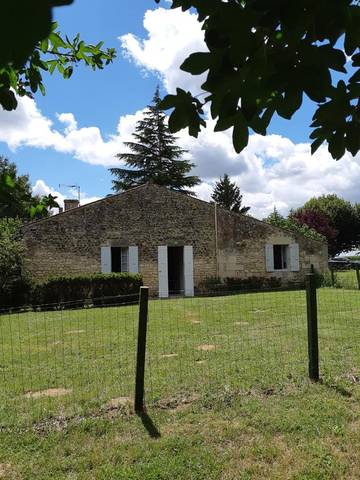 Gîte pour 5 personnes, avec terrasse et jardin à Rétaud
