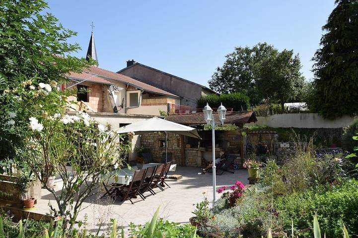 Gîte pour 14 personnes, avec jardin à Saint-Paul (Vosges)