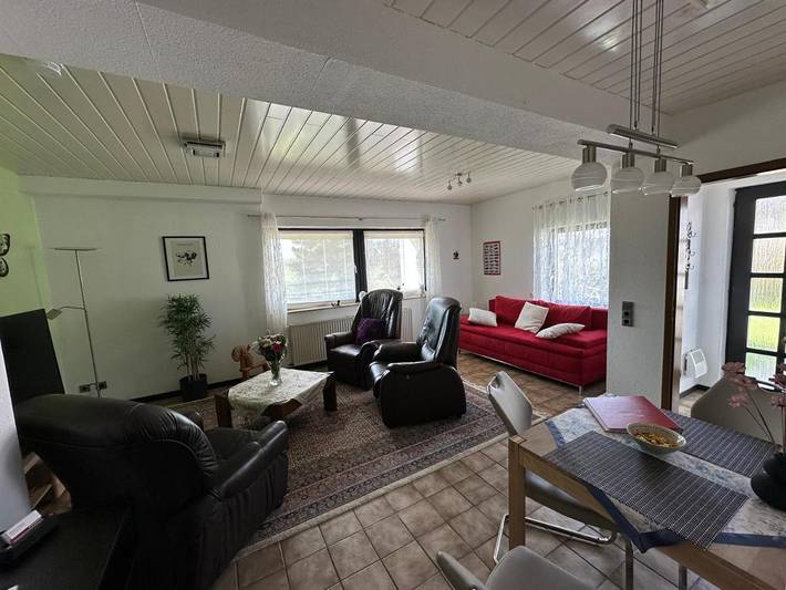 Gîte pour 4 personnes, avec terrasse et vue à Wiehl