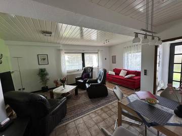 Gîte pour 4 personnes, avec vue et terrasse à Wiehl