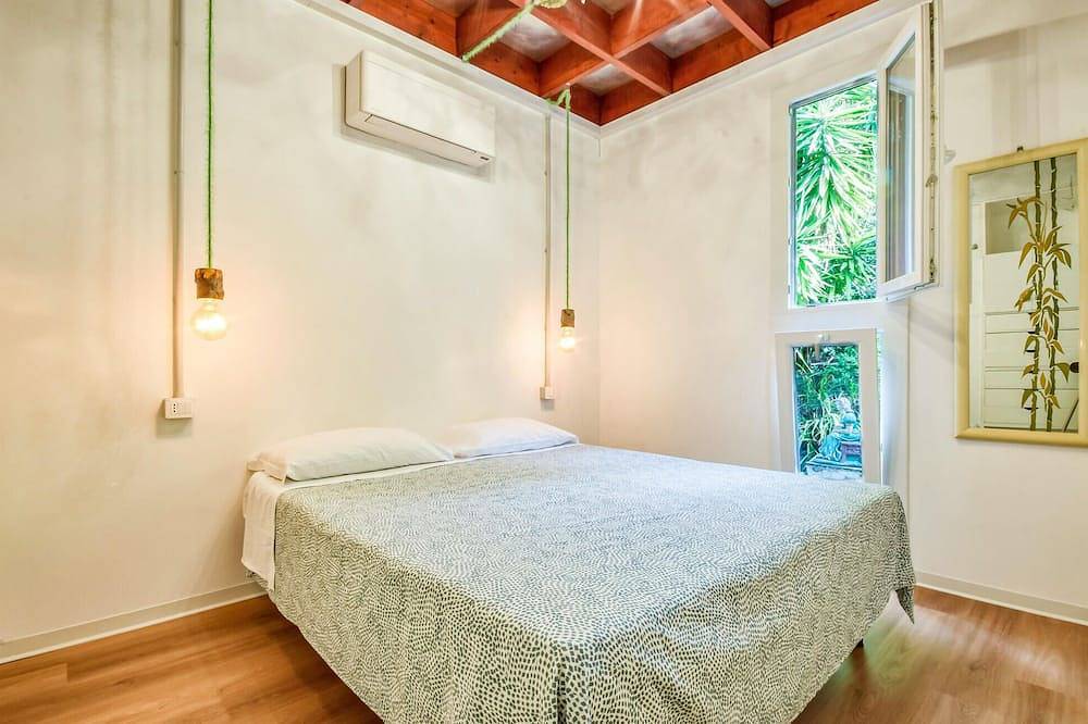 Cozy home in Deiva Marina with Wifi in Deiva Marina, Riviera di Levante