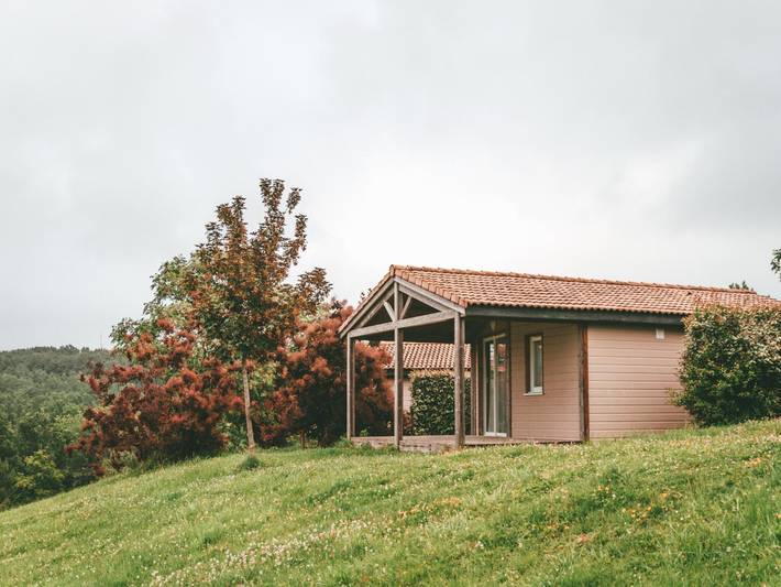 Gîte pour 2 personnes, avec Terrasse et Jardin ainsi que Piscine et Vue