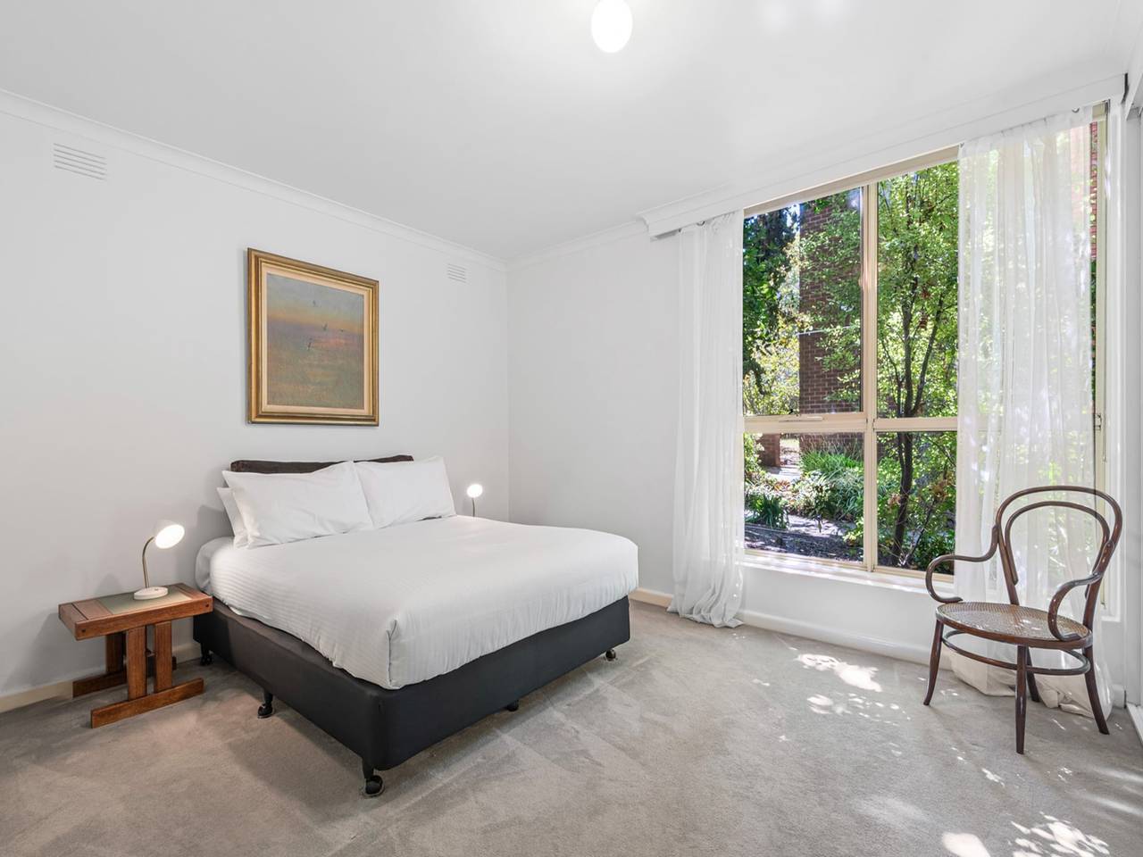 Entire apartment, Charming Inner-City Stay- Space, Style & Location in South Yarra, Melbourne