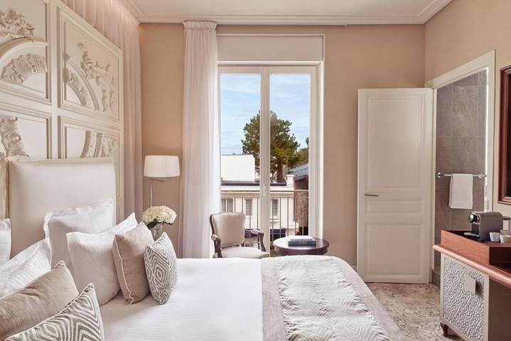 Hôtel pour 4 personnes, avec piscine et jacuzzi ainsi que sauna et jardin, animaux acceptés dans Casino De La Baule - 2