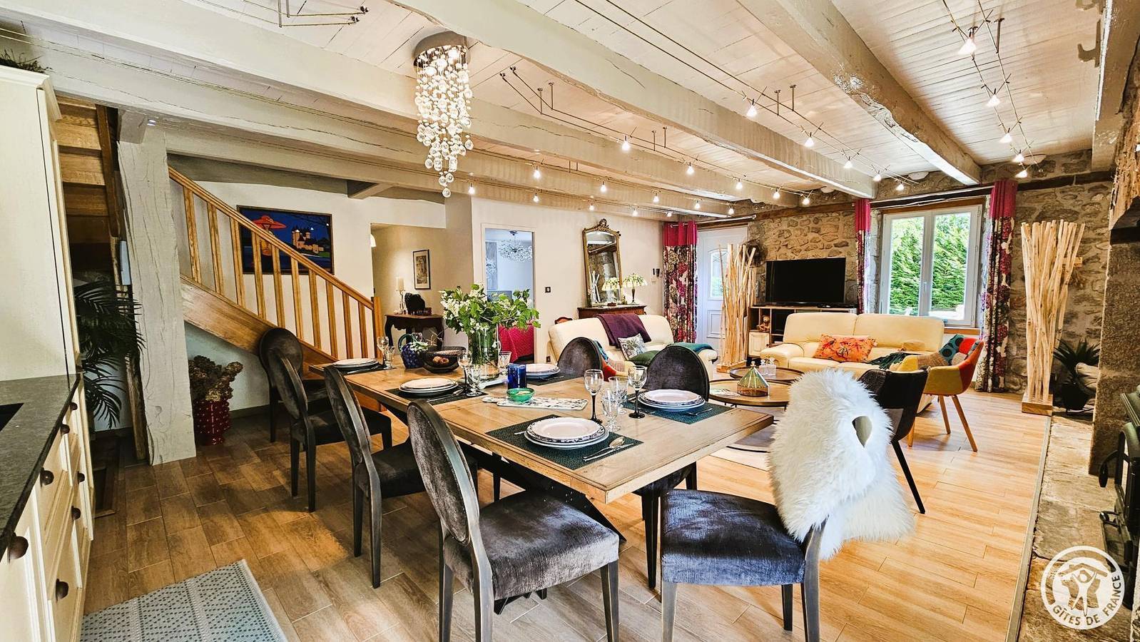 Ferienhaus mit TV, Garten und Internet bei Margerides in Margerides, Ussel und Umgebung