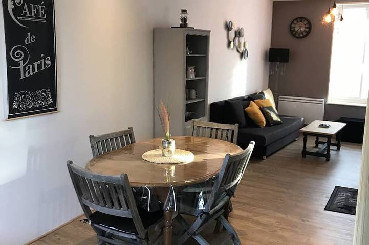 Gîte pour 4 personnes à Toussaint (homonymie)