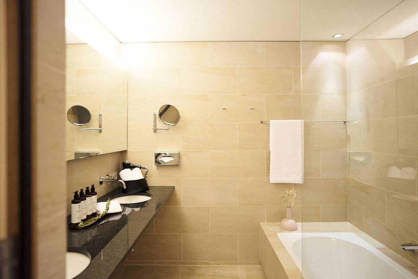 Familiekamer, toilet en bad/douche gescheiden in Warth, Bregenzerwoud