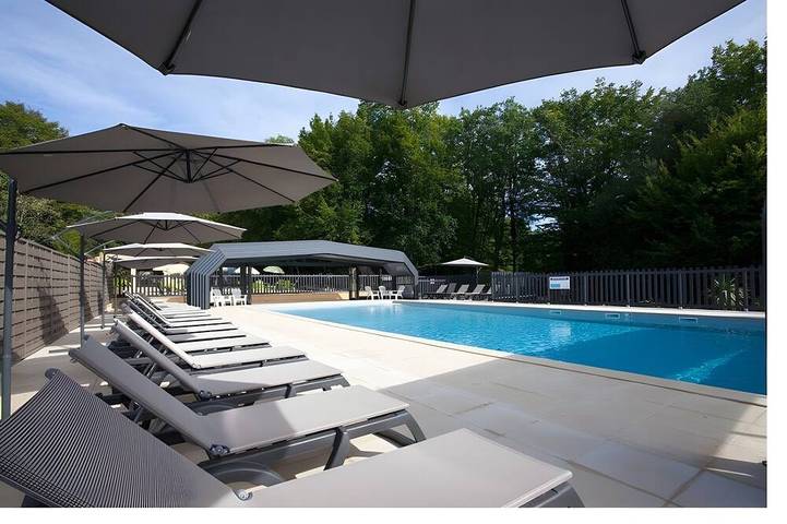Location de vacances pour 2 personnes, avec piscine ainsi que jardin et terrasse à Calviac-en-Périgord