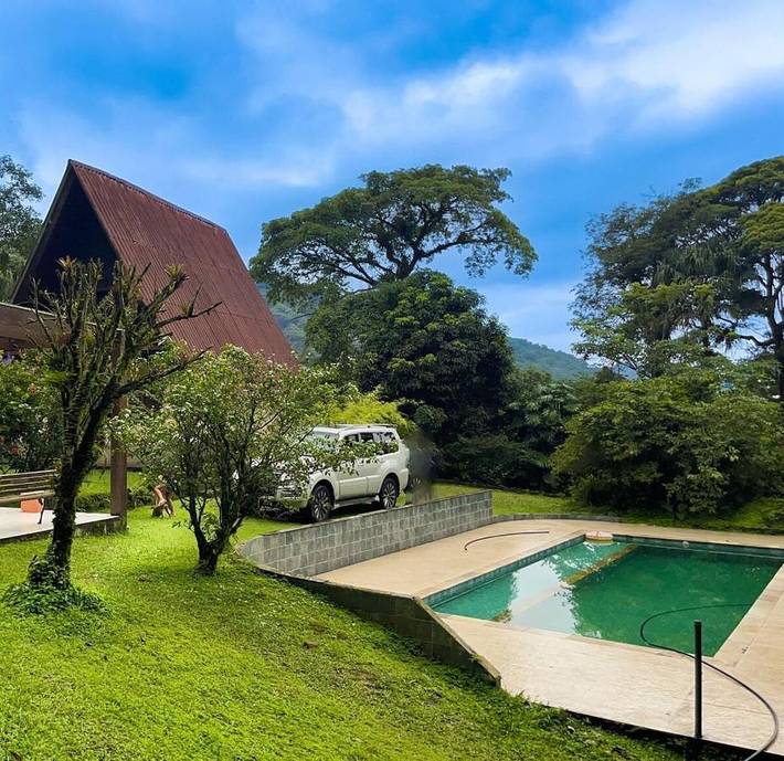 Casas e apartamentos de temporada para 9 pessoas, com jardim e balcão e ainda piscina and vista em Guapimirim