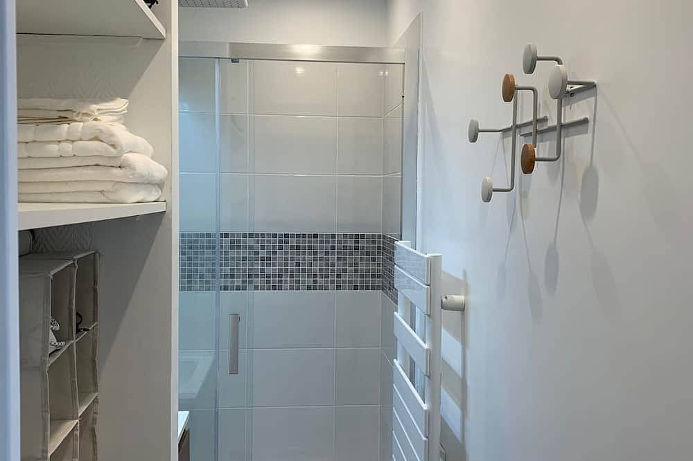 Appartement entier, Paris Charenton Logement chaleureux et fonctionnel in Charenton-le-Pont, Val-de-Marne