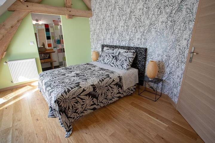 Location de vacances pour 2 personnes, avec jardin et piscine ainsi que vue et balcon à Tauxigny - 2
