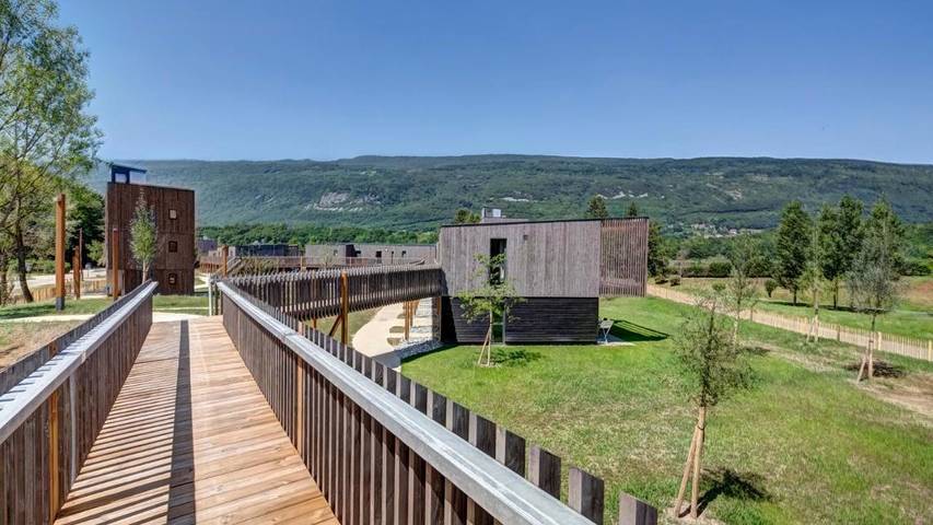 Parc de vacances pour 4 personnes, avec terrasse à Motz (homonymie)